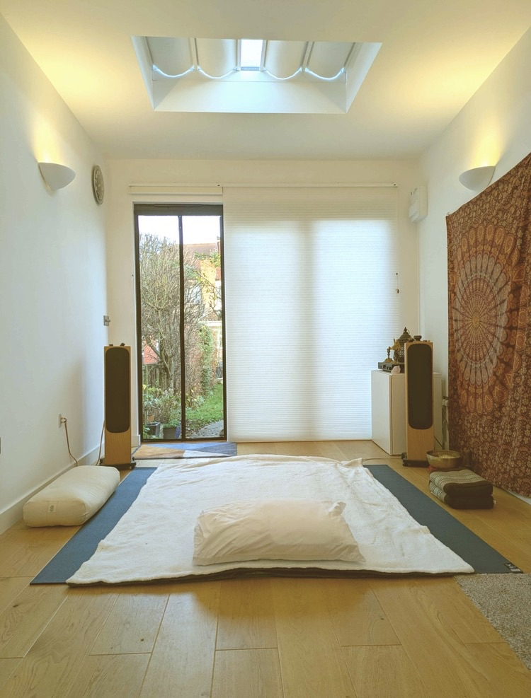 picture of empty studio space